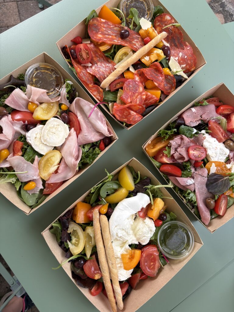 Assiette garnie de spécialités italiennes à La Fringale, Granville